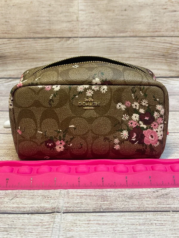 Makeup Bag Designer By Coach, Size: Medium