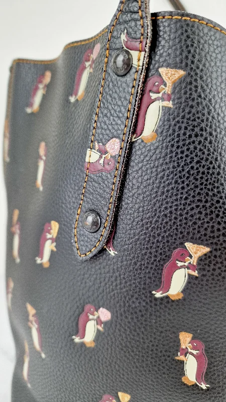 Coach Market Tote with Party Penguins in Black Leather - Shoulder Bag - Coach 25747