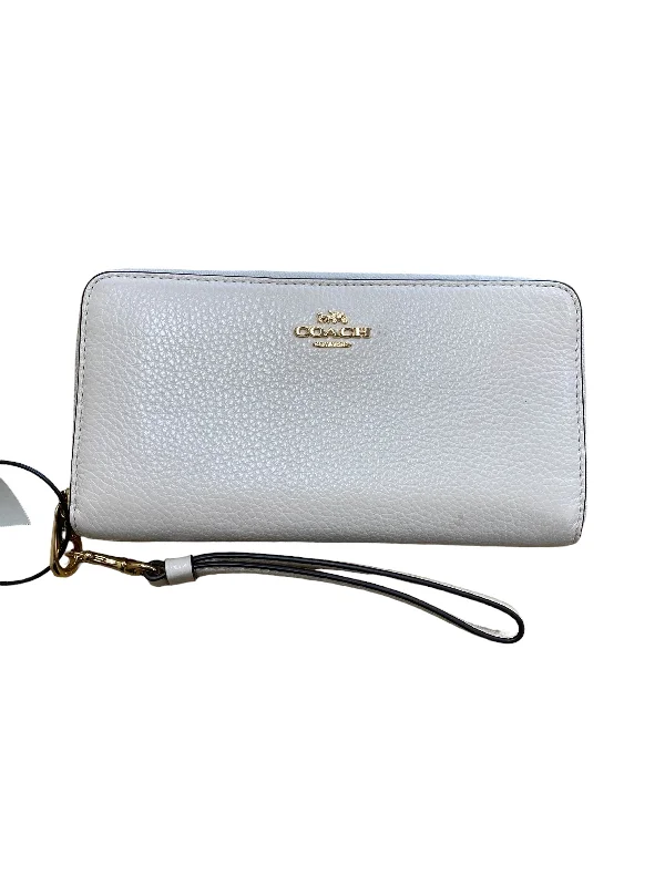 Wallet By Coach, Size: Medium