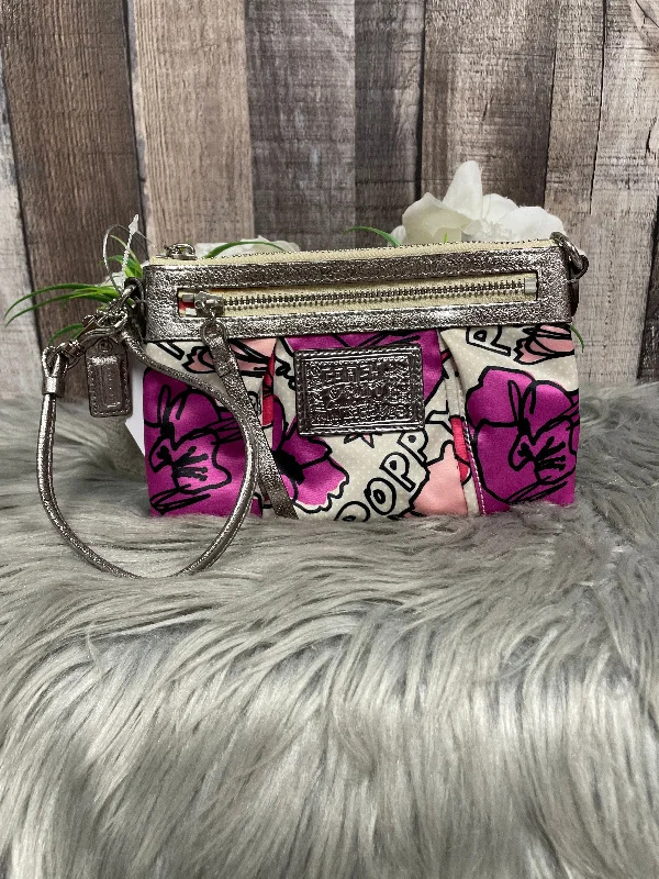 Wristlet Coach, Size Small