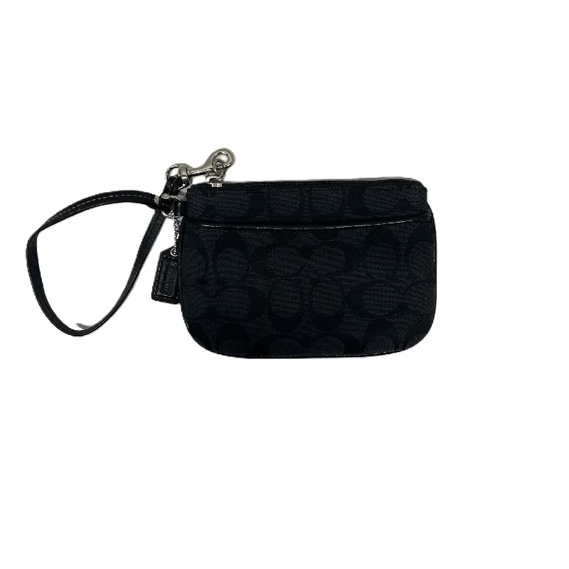 Wristlet Designer By Coach, Size: Medium