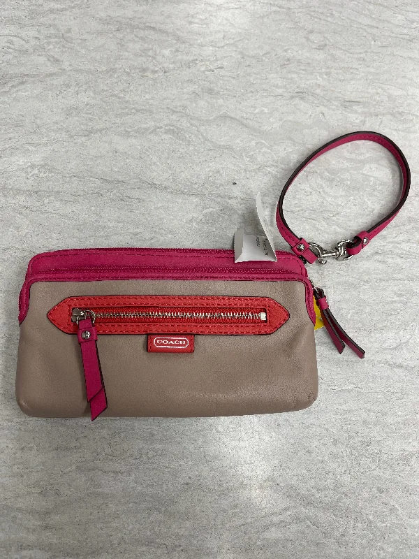 Wristlet Designer By Coach, Size: Medium