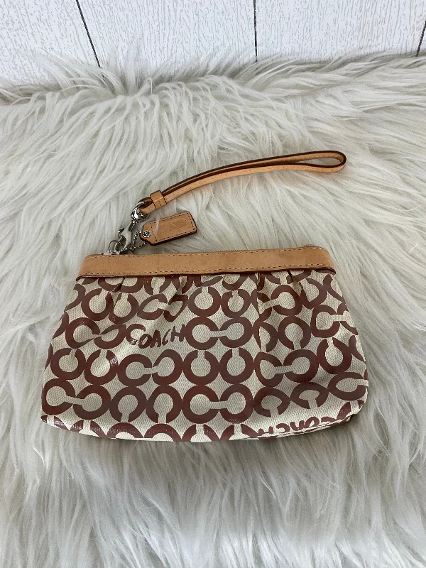 Wristlet Designer By Coach, Size: Medium