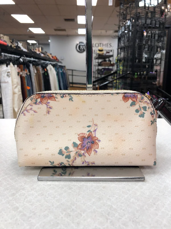 Makeup Bag Designer By Coach  Size: Small