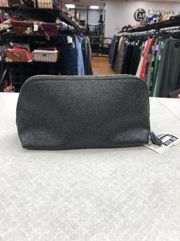 Makeup Bag Designer By Coach  Size: Small