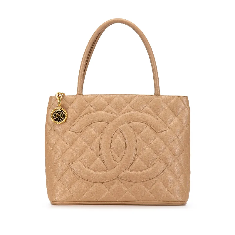 Chanel Caviar Medallion Tote (SHG-Fuv1pP)