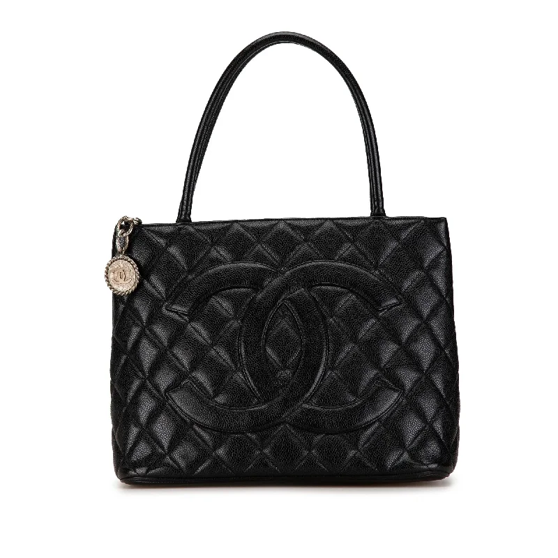 Chanel Caviar Medallion Tote (SHG-Ub8oNc)