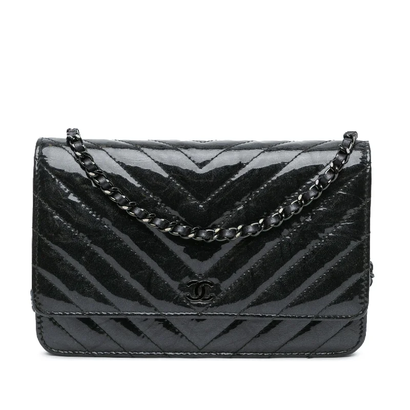 Chanel CC Chevron Quilted Crumpled Calfskin Wallet On Chain (SHG-Ad87DZ)