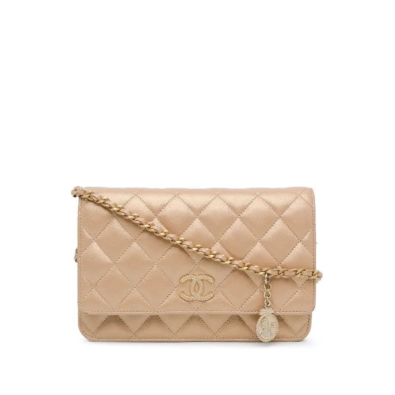 Chanel CC Quilted Lambskin Coin Charm Wallet on Chain (SHG-cXVvnN)