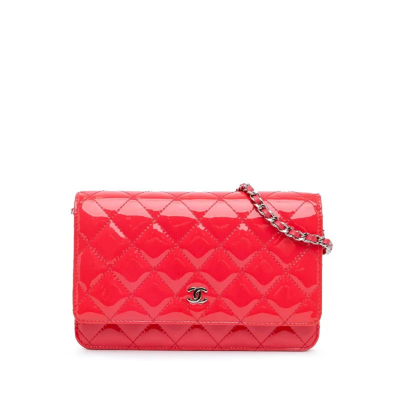 Chanel CC Quilted Patent Wallet on Chain (SHG-JFP2pp)