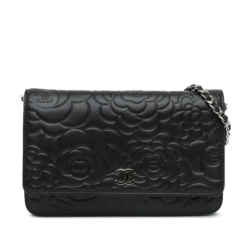 Chanel Lambskin Camellia Embossed Wallet On Chain (SHG-Jgwe48)