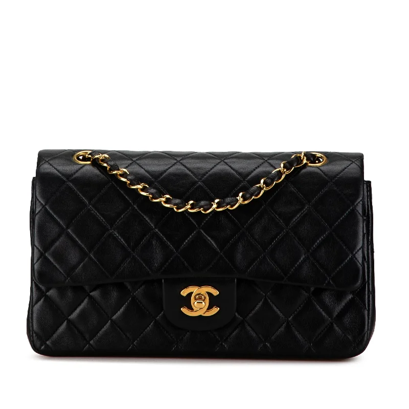 Chanel Medium Classic Lambskin Double Flap (SHG-GpukLW)