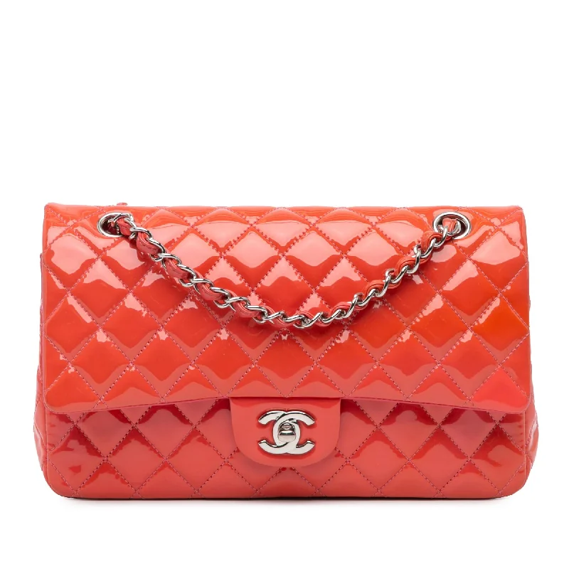 Chanel Medium Classic Patent Double Flap (SHG-ttUdn4)