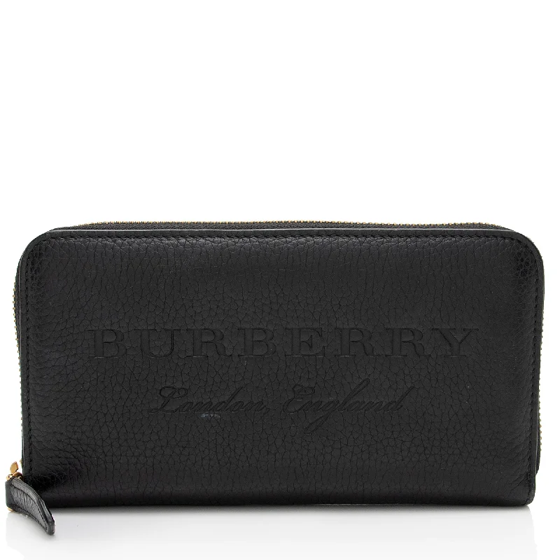 Burberry Embossed Grainy Calfskin Zip Around Wallet (SHF-qMp2HV)