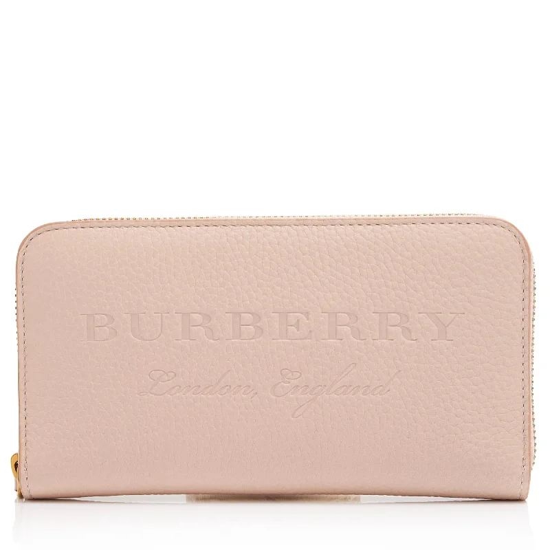 Burberry Grainy Calfskin Embossed Logo Zip Around Wallet (SHF-hNiaCM)